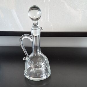 Elegant Etched And Clear Glass Decanter with Stopper